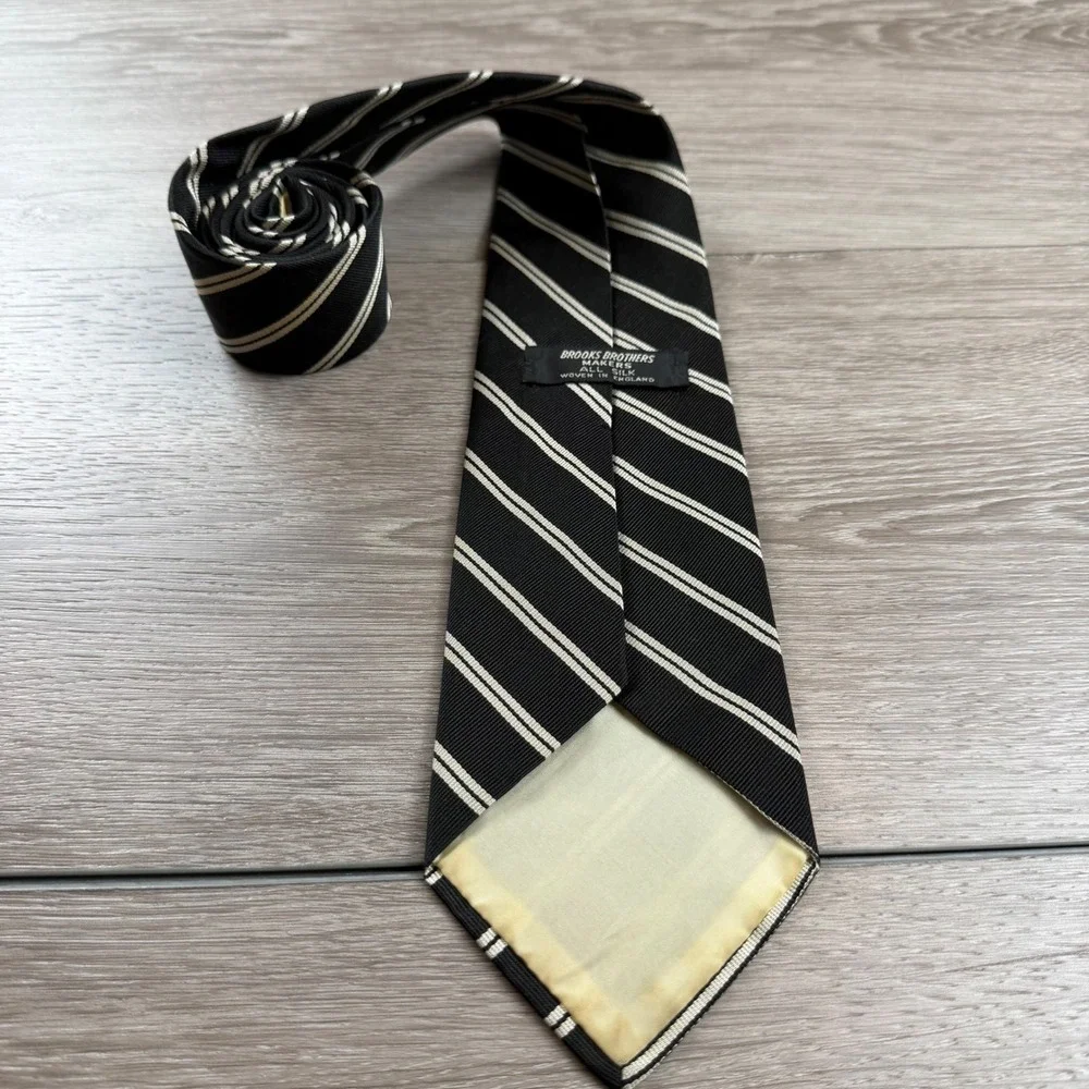 Brooks Brothers Mens Silk Tie Striped Woven in England Black White 3.75in W